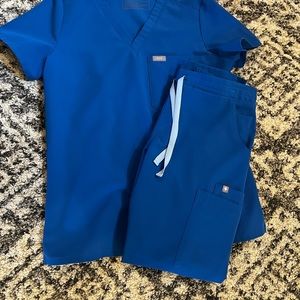 Figs scrub set. Royal blue